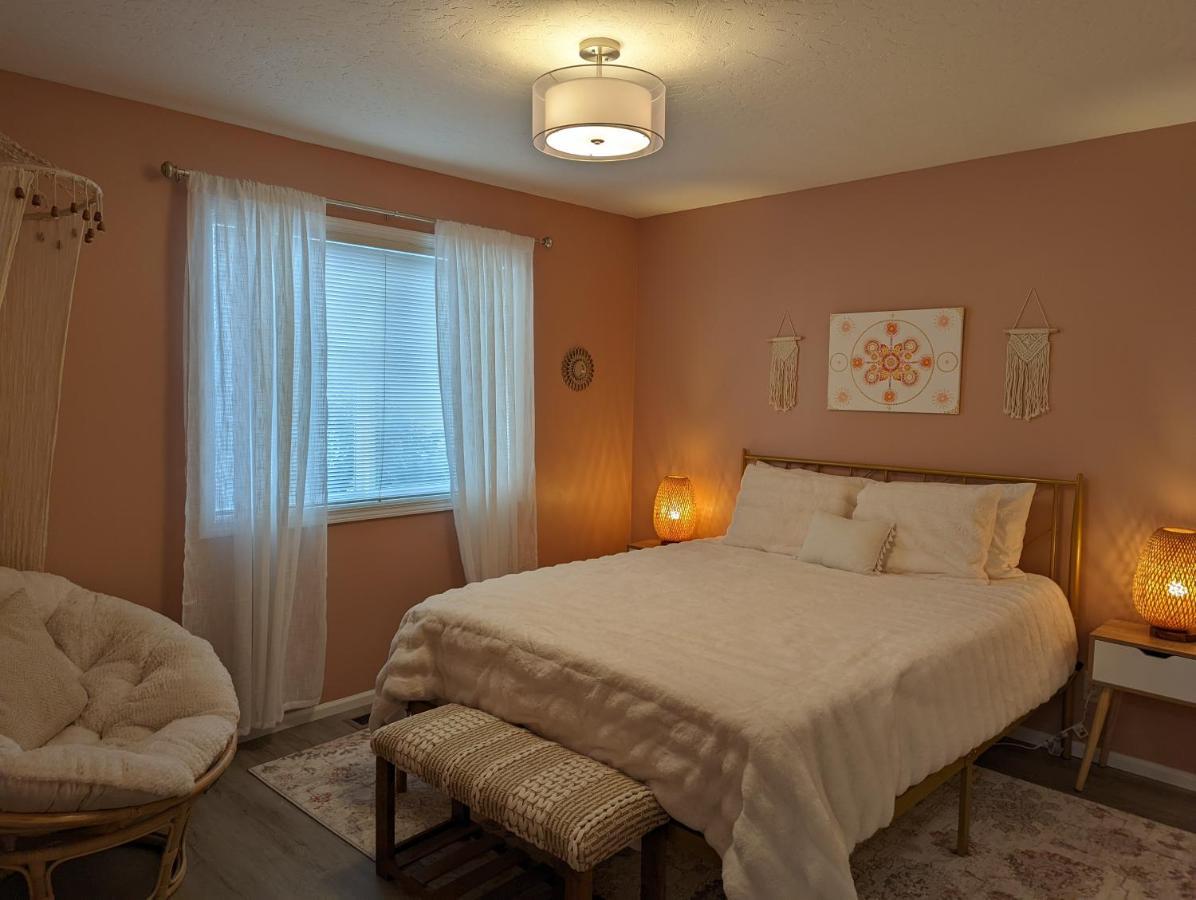 Contemporary 2-Bedroom Close To Downtown, Dining Eugene Luaran gambar