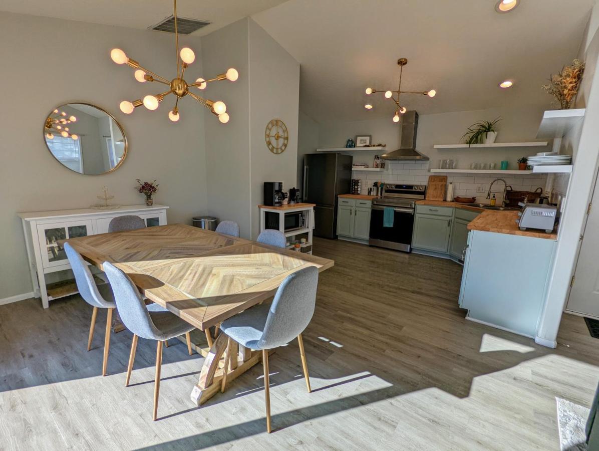 Contemporary 2-Bedroom Close To Downtown, Dining Eugene Luaran gambar