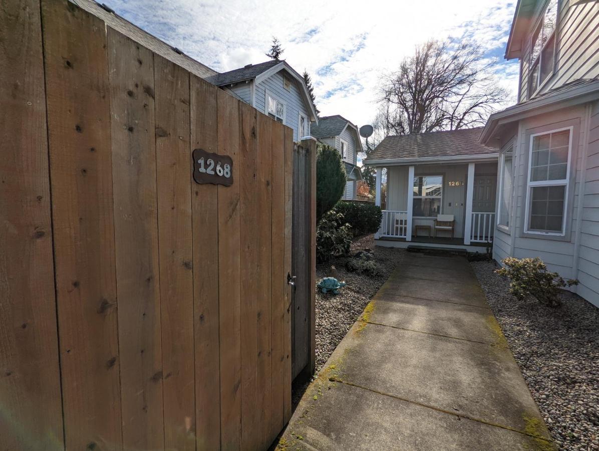 Contemporary 2-Bedroom Close To Downtown, Dining Eugene Luaran gambar